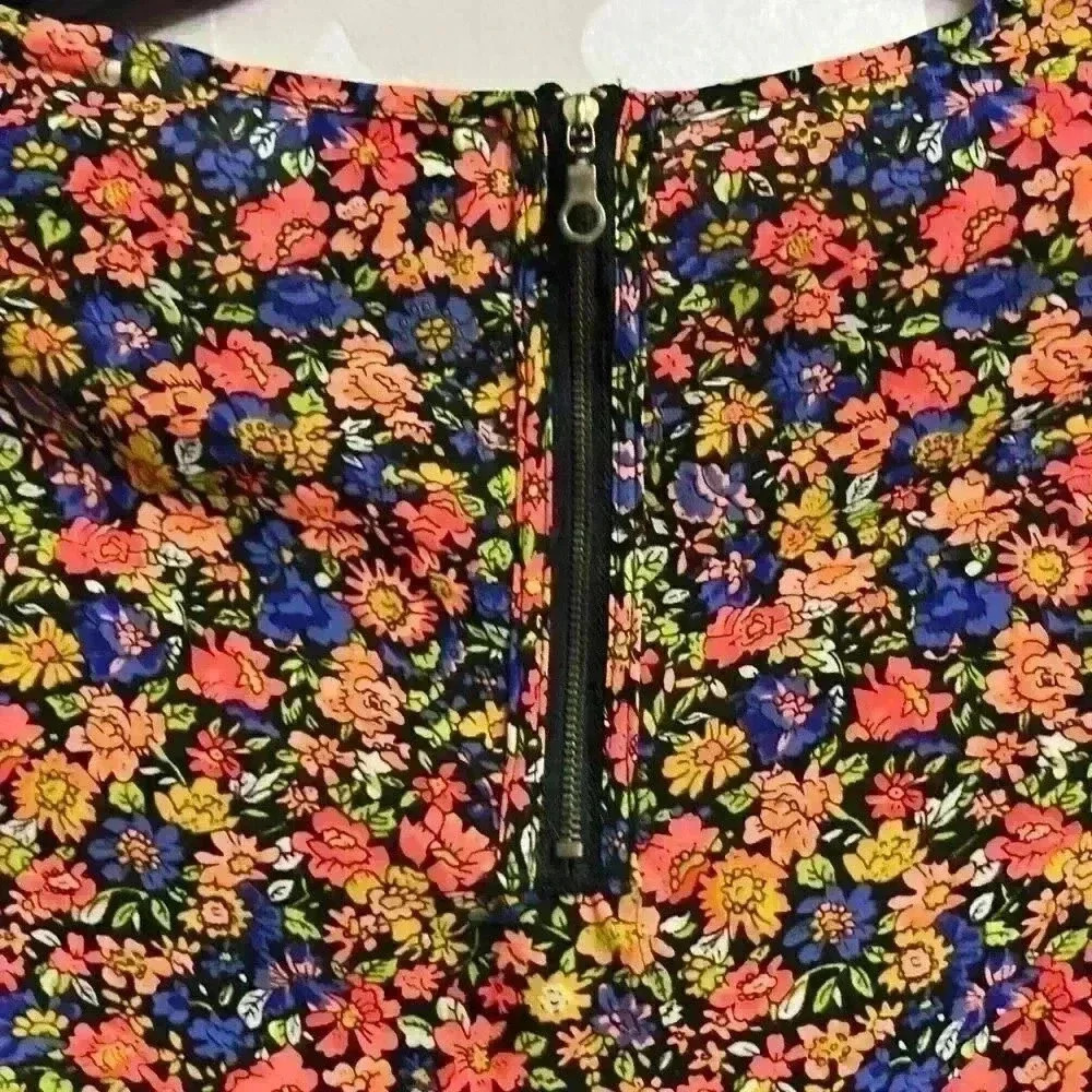 Floral Blouse  - Picture 2 of 3